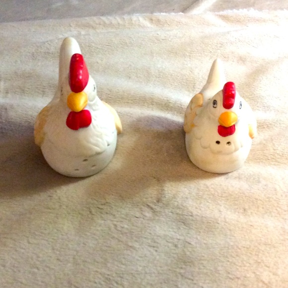 Porcelain Salt & Pepper shakers Vintage - Picture 2 of 9